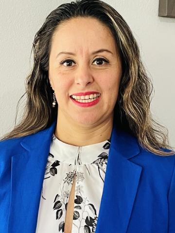 Lorena Olivares portrait image.